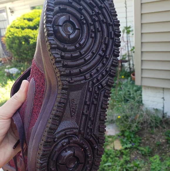 Nike preloved sneaker/ high top, Marron or burgundy like color - Picture 6 of 8